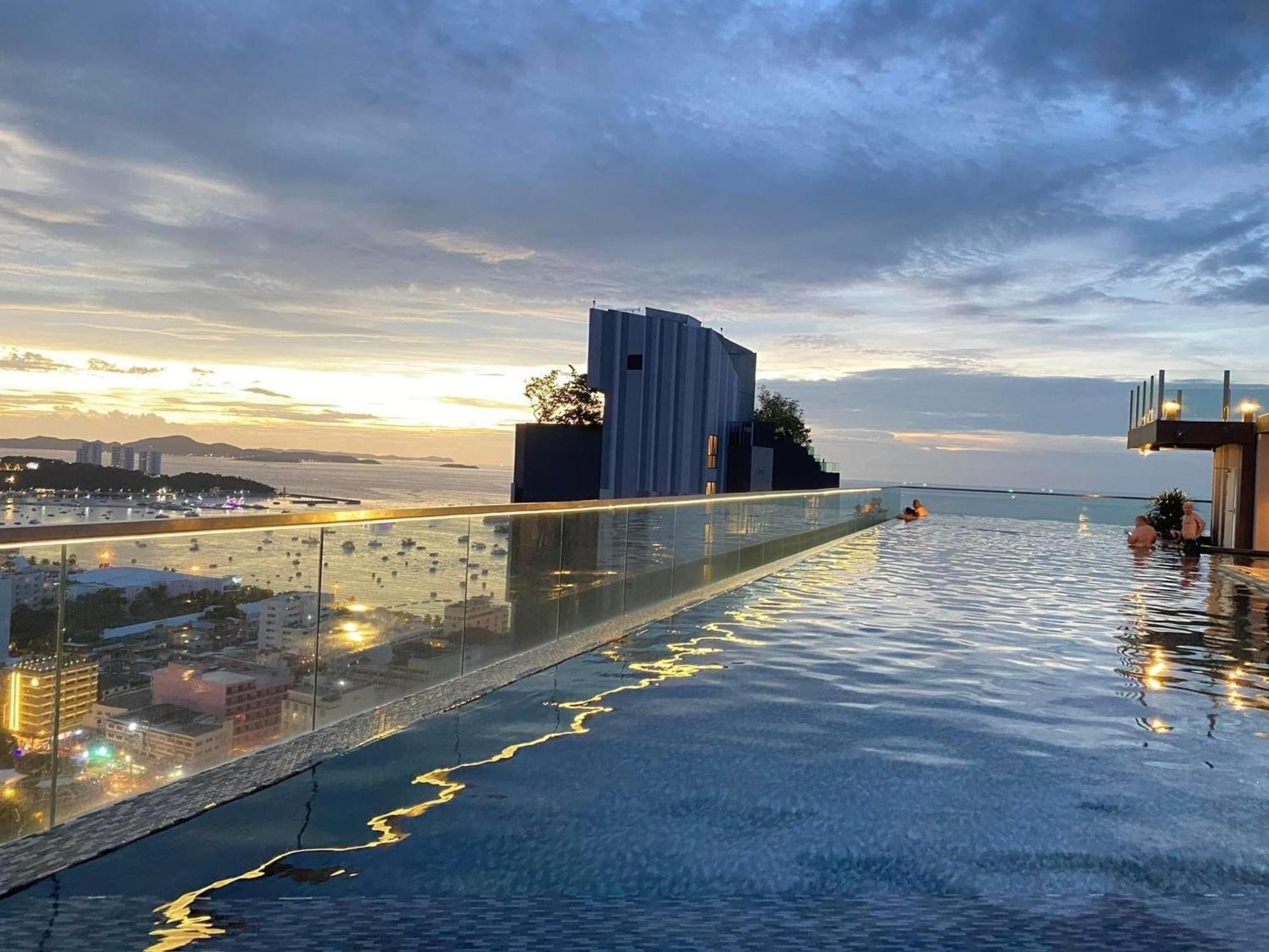 The Base Central Pattaya By Mickey Екстер'єр фото